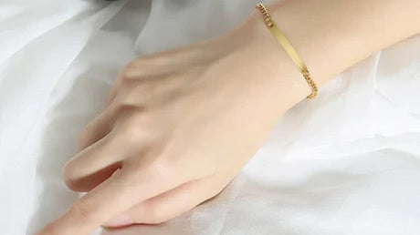 Shop Personalized Heart Bracelets: A Heartfelt Gift for Loved Ones